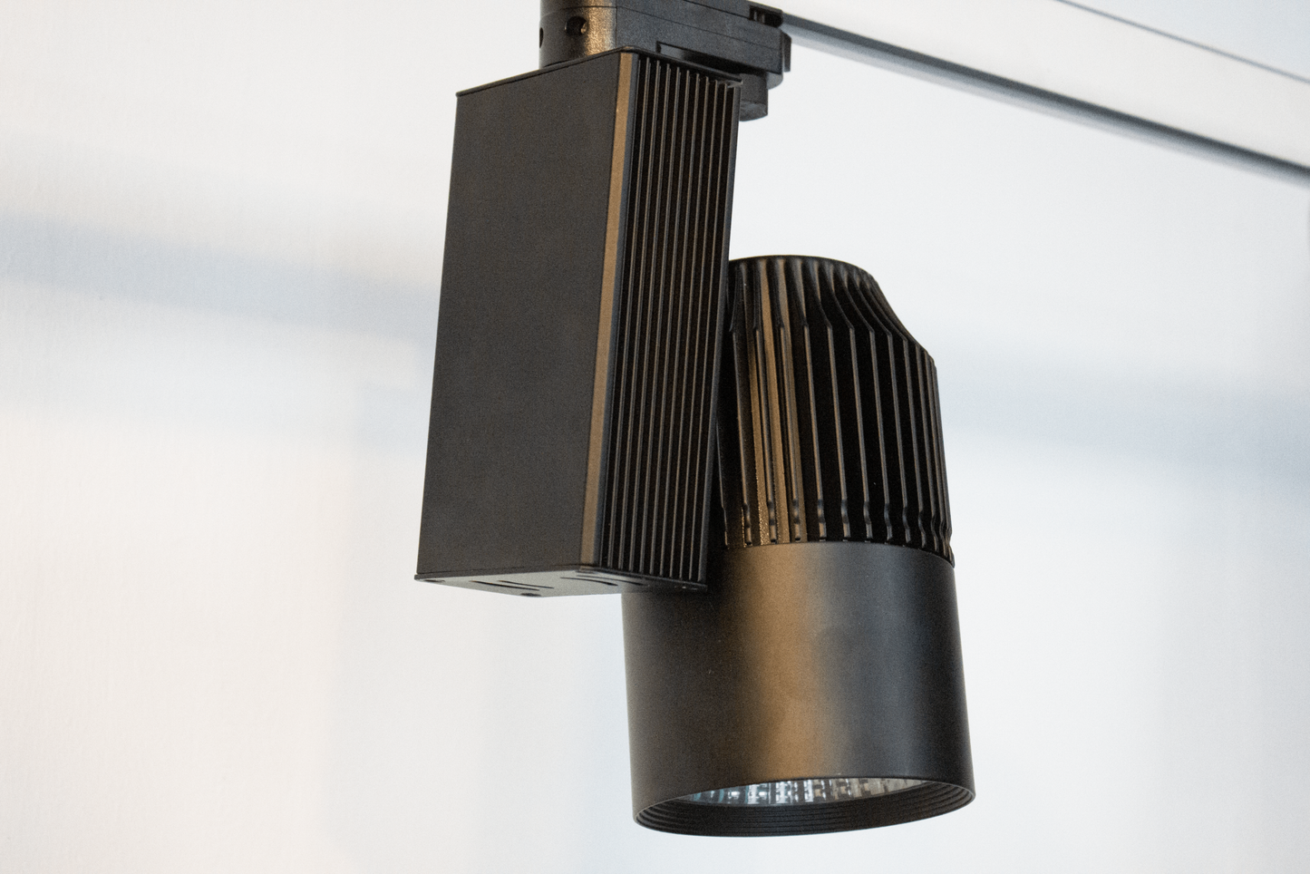 3-PHASEN-SCHIENENSTRAHLER 50W CRI>95 SCHWARZ 3000K 4000K MDRLED®