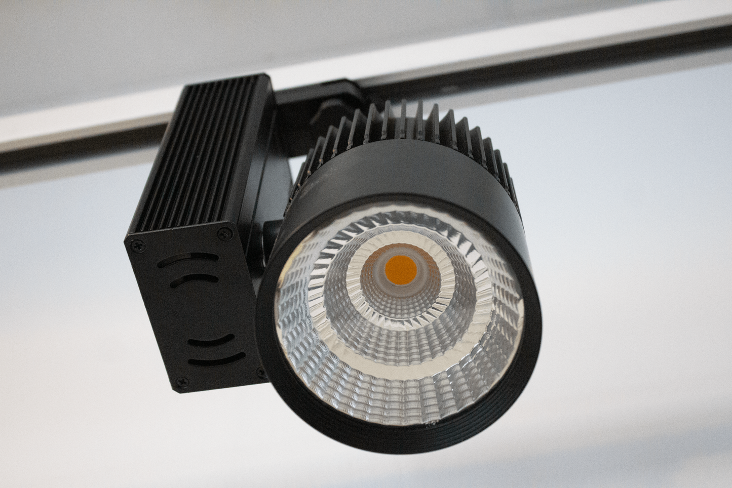 3-PHASEN-SCHIENENSTRAHLER 50W CRI>95 SCHWARZ 3000K 4000K MDRLED®