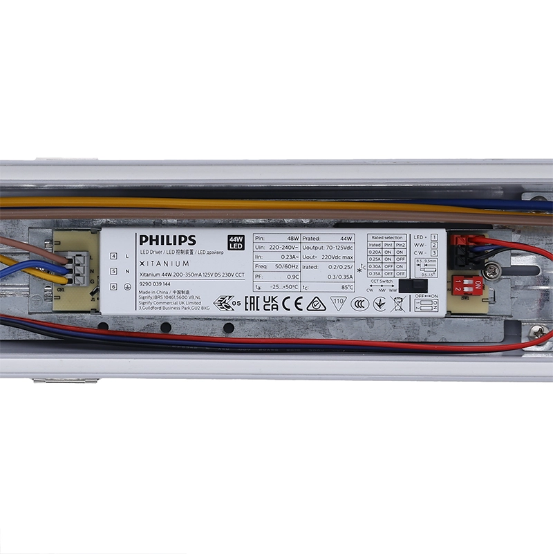 LED Batten  MDRLED®  25–45W  120 cm  Philips Driver CCT-Switch  IP65